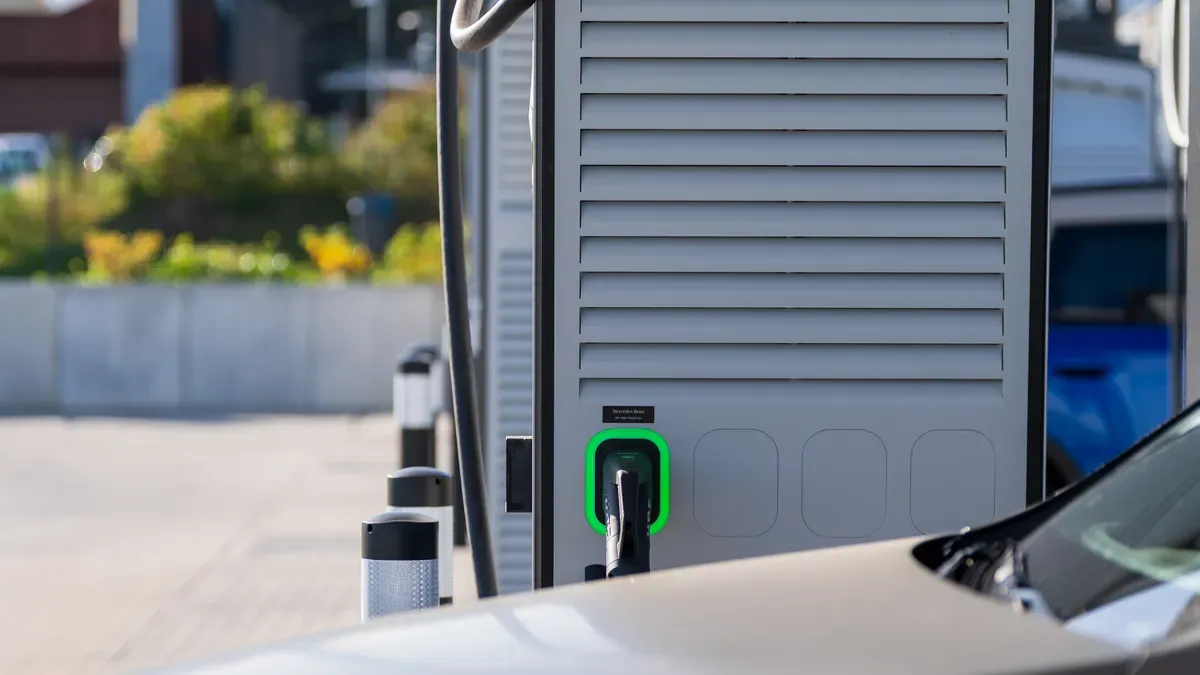 DUOSIDA vs Phoenix Contact: which supplier profile is more suitable for customized EV charging connectors and serial production?
